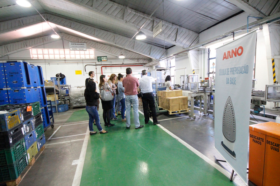 Ferro a Vapor Ultragliss - Fábrica Arno Ferro a Vapor Ultragliss - Fábrica Arno