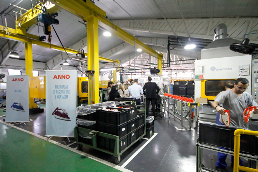 Ferro a Vapor Ultragliss - Fábrica Arno Ferro a Vapor Ultragliss - Fábrica Arno