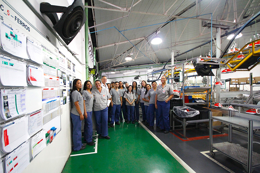 Ferro a Vapor Ultragliss - Fábrica Arno Ferro a Vapor Ultragliss - Fábrica Arno