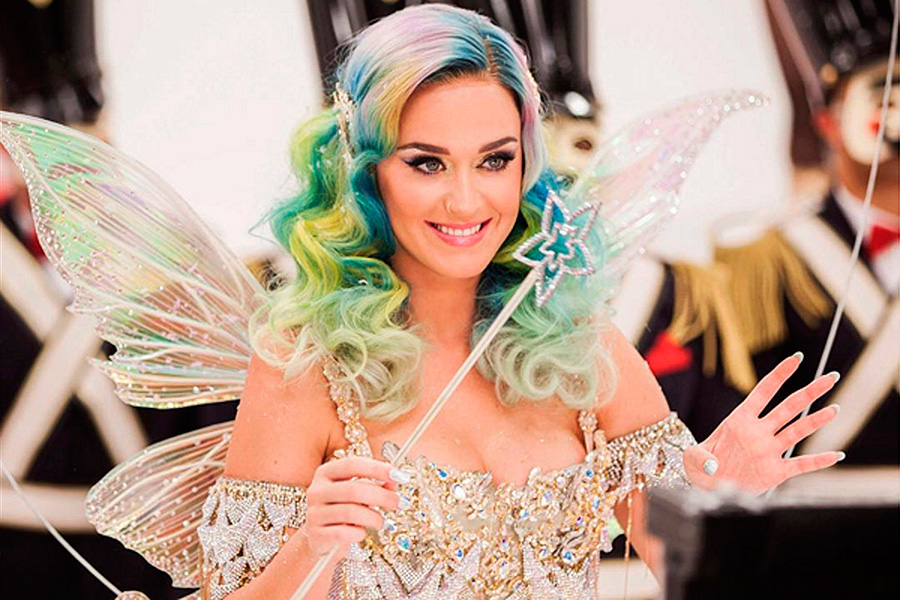 Katy Perry na campanha de Natal das lojas H&M Katy Perry na campanha de Natal das lojas H&M